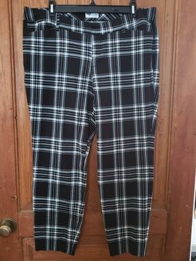 Old Navy Pixie Ankle Length Pants, Size 16